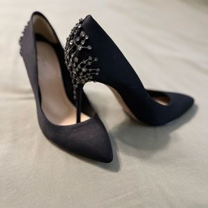 “IMAGINE” by VINCE CAMUTO BLACK STILETTO HEELS (6.5M)